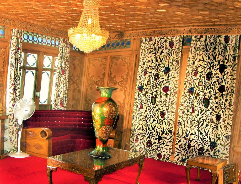 Yadgaar Houseboats Hotel Srinagar  Luaran gambar