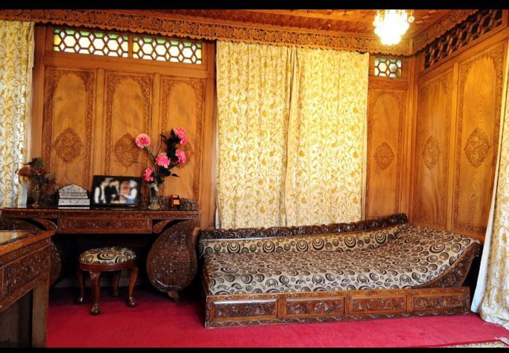 Yadgaar Houseboats Hotel Srinagar  Luaran gambar