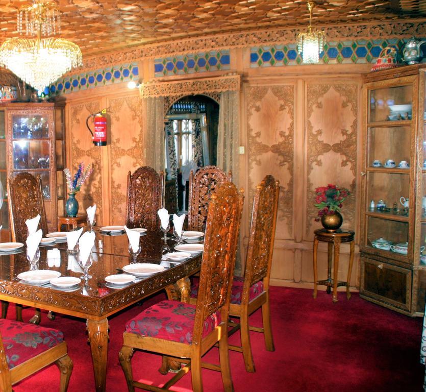 Yadgaar Houseboats Hotel Srinagar  Luaran gambar