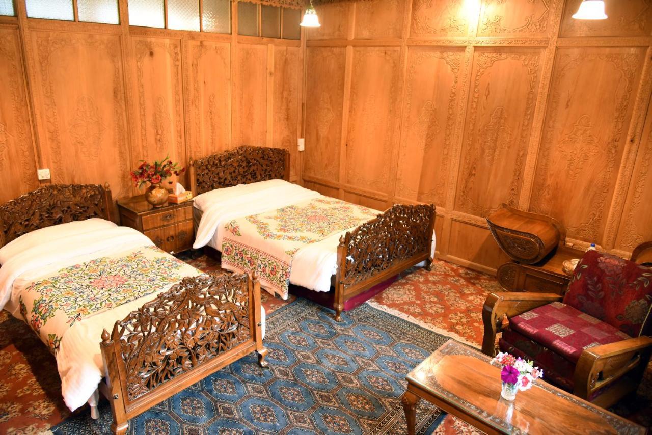 Yadgaar Houseboats Hotel Srinagar  Luaran gambar