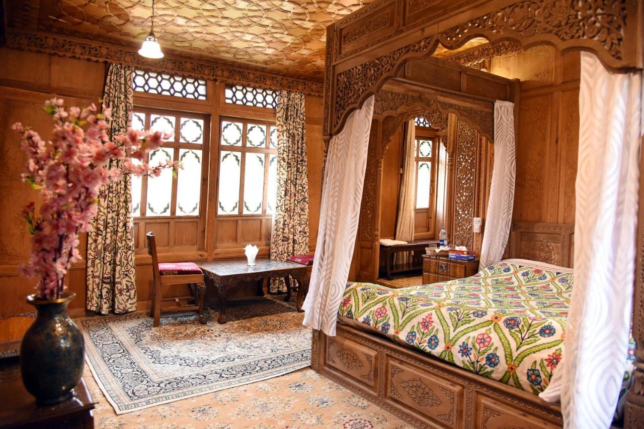 Yadgaar Houseboats Hotel Srinagar  Luaran gambar