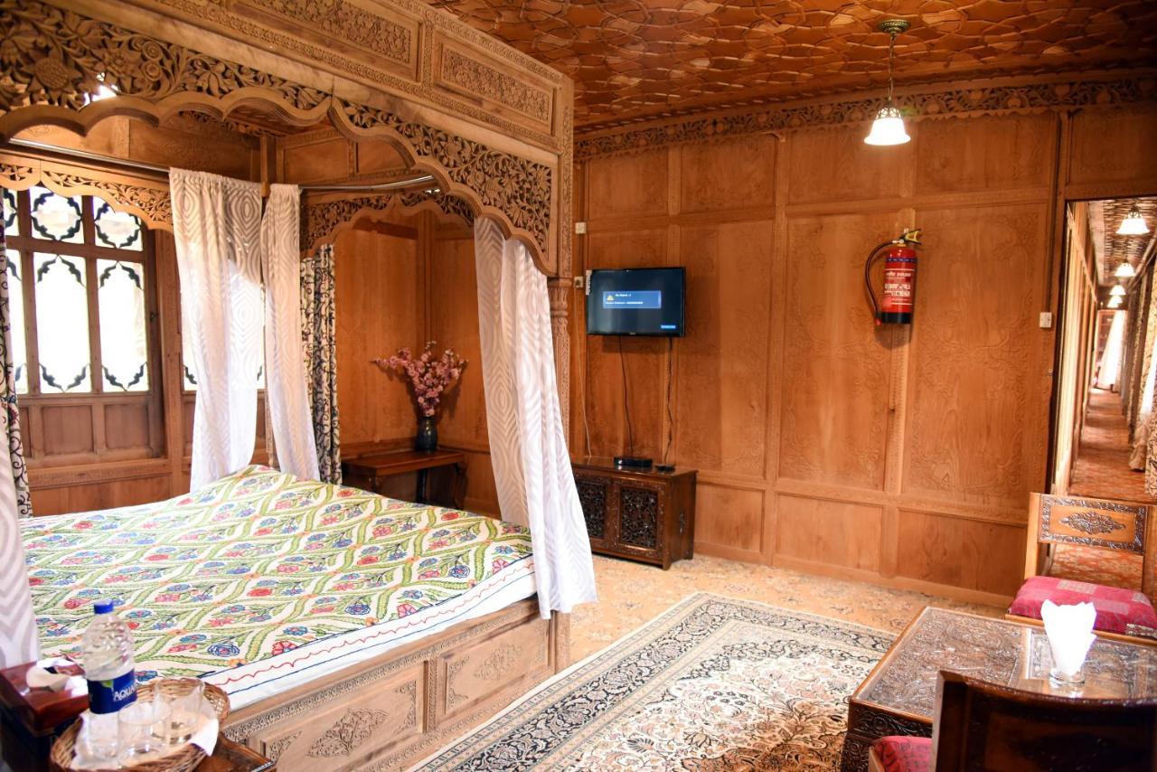 Yadgaar Houseboats Hotel Srinagar  Luaran gambar