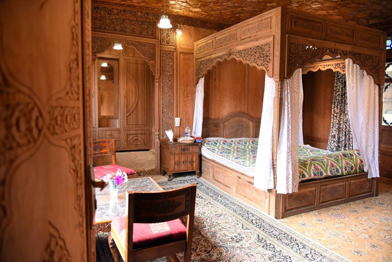 Yadgaar Houseboats Hotel Srinagar  Luaran gambar