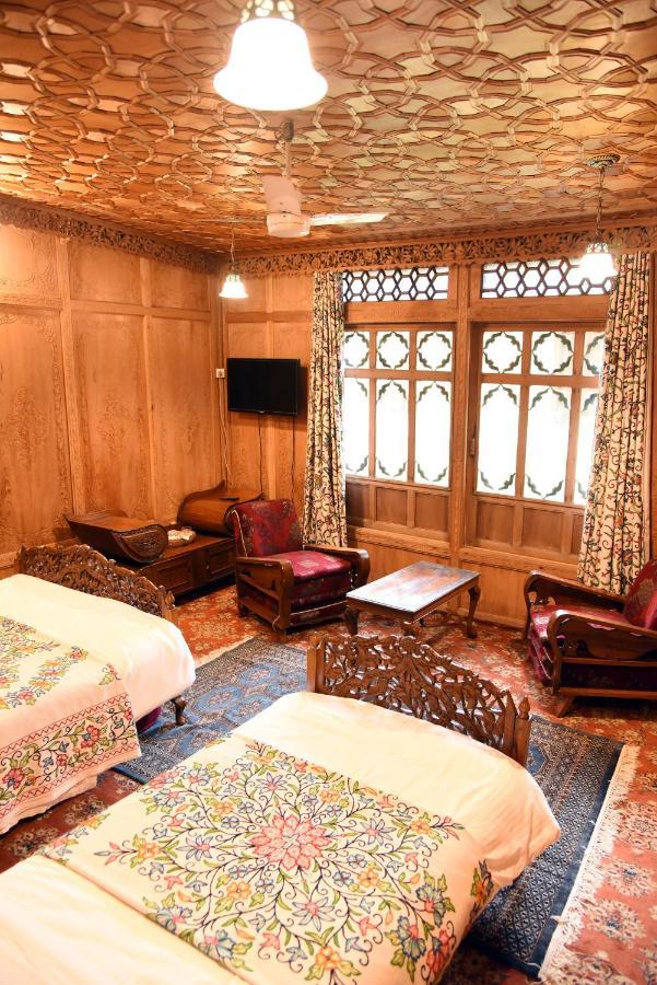 Yadgaar Houseboats Hotel Srinagar  Luaran gambar
