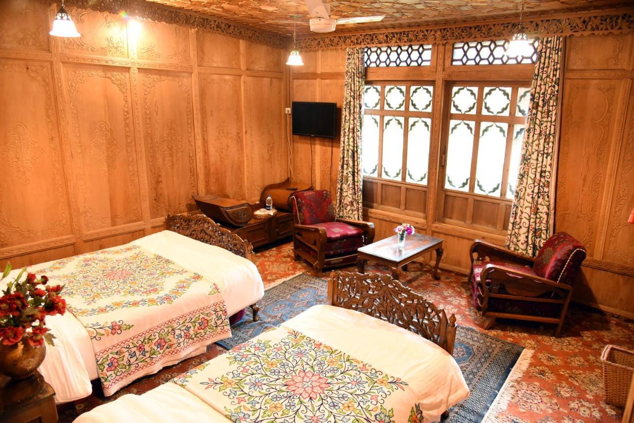 Yadgaar Houseboats Hotel Srinagar  Luaran gambar