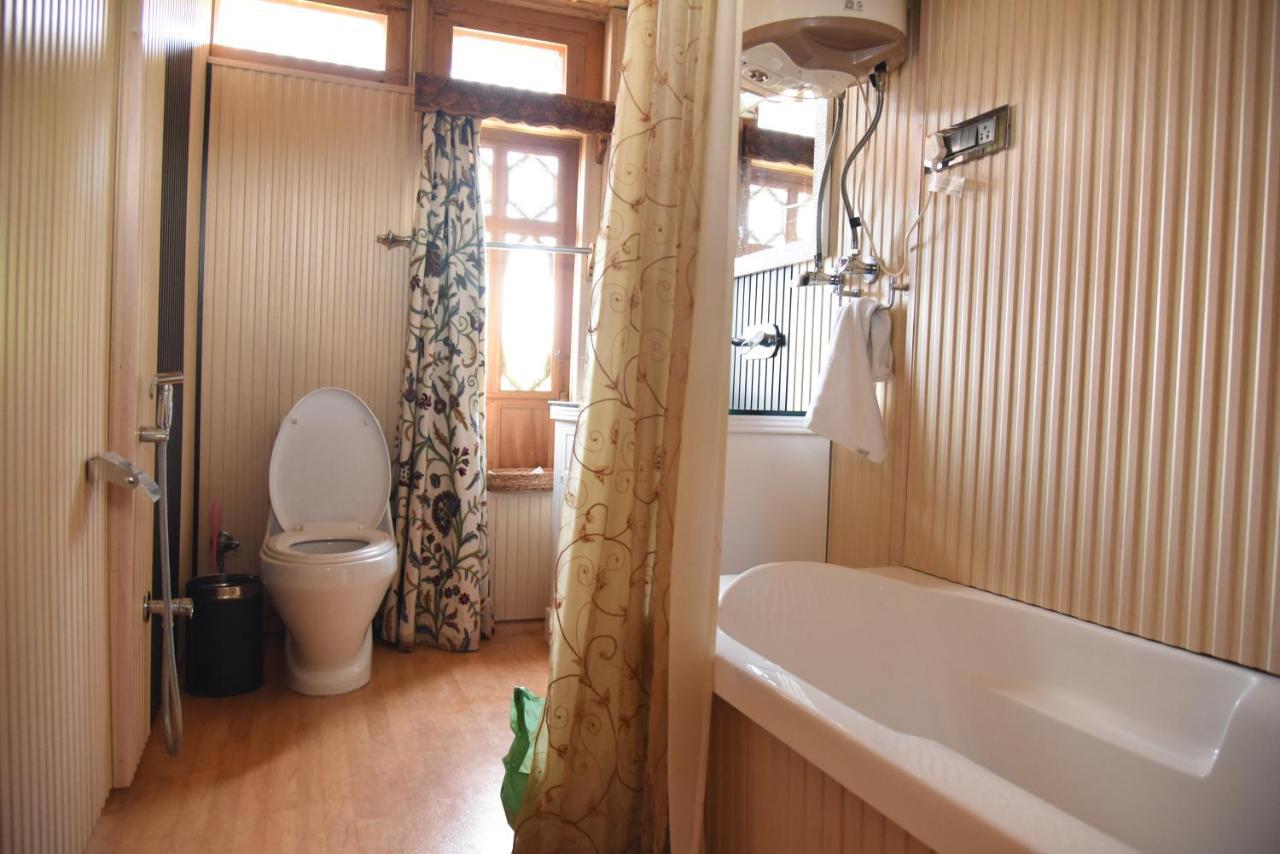Yadgaar Houseboats Hotel Srinagar  Luaran gambar