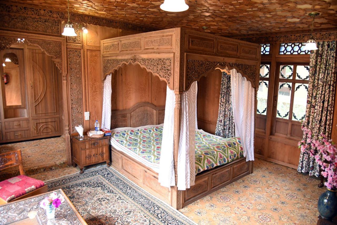 Yadgaar Houseboats Hotel Srinagar  Luaran gambar